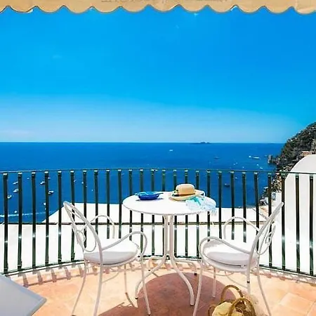 Sleeps 2 Air Con Wifi Apartment Positano